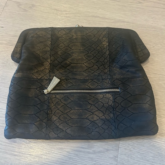 Coccinelle Clutch Bag Iridescent Gray/Black Soft Leather - Picture 4 of 5